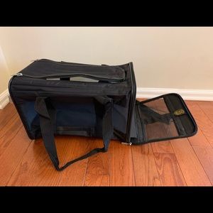 Sherpa Deluxe Pet Carrier approved for air travel